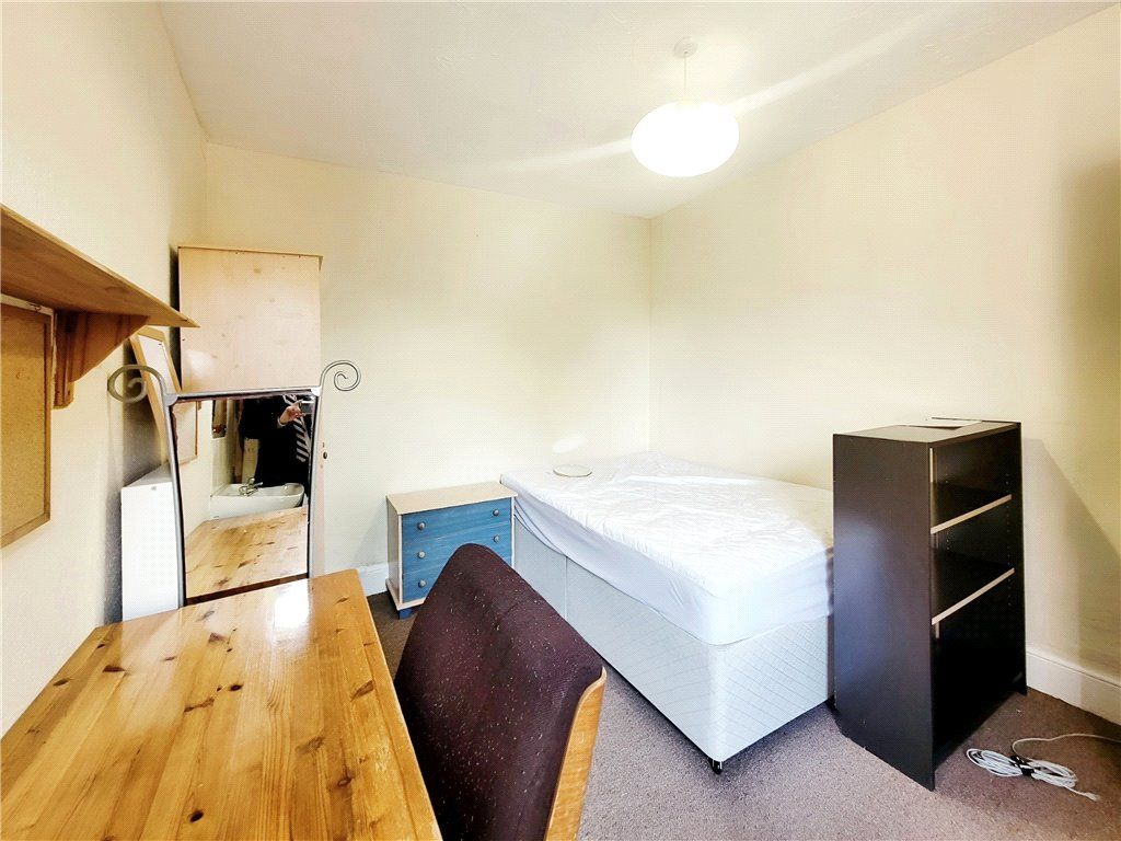 Property photo 3 of 9 Bedroom