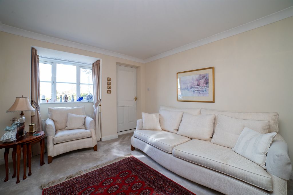 Property photo 2 of 24