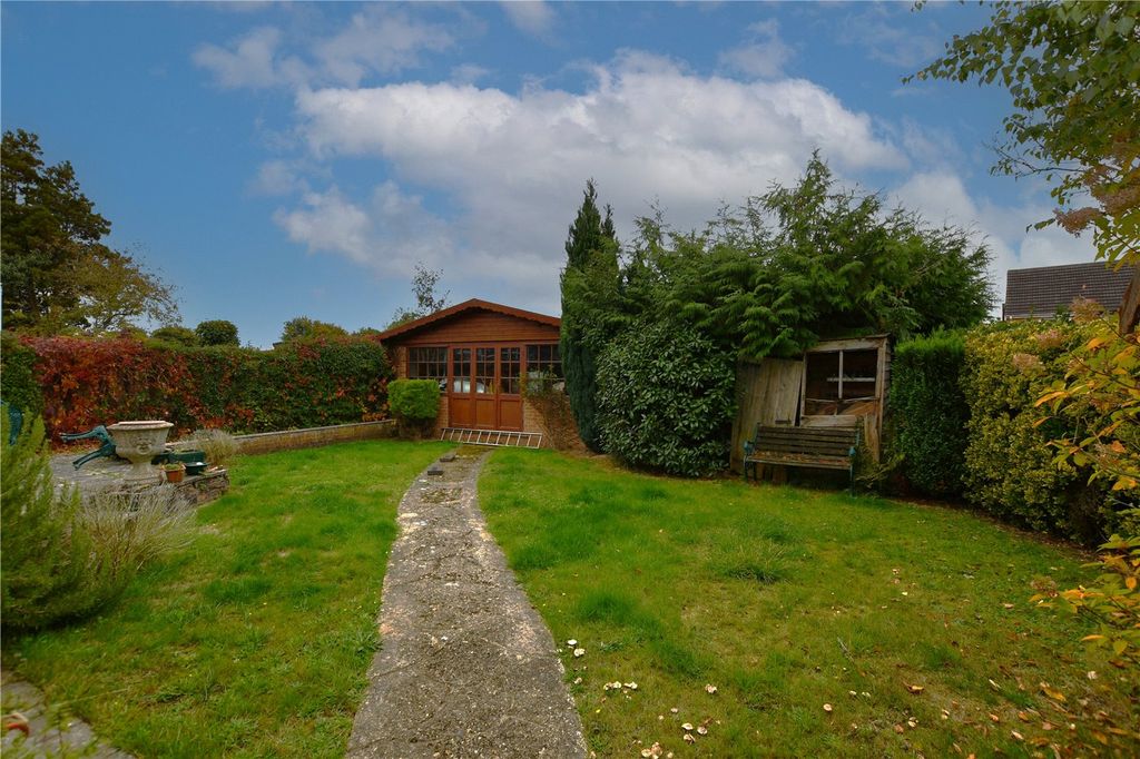 Property photo 2 of 9 Picture No. 13