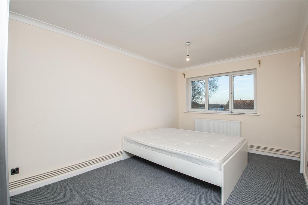 Property photo 3 of 9 63Orm_1.Jpg