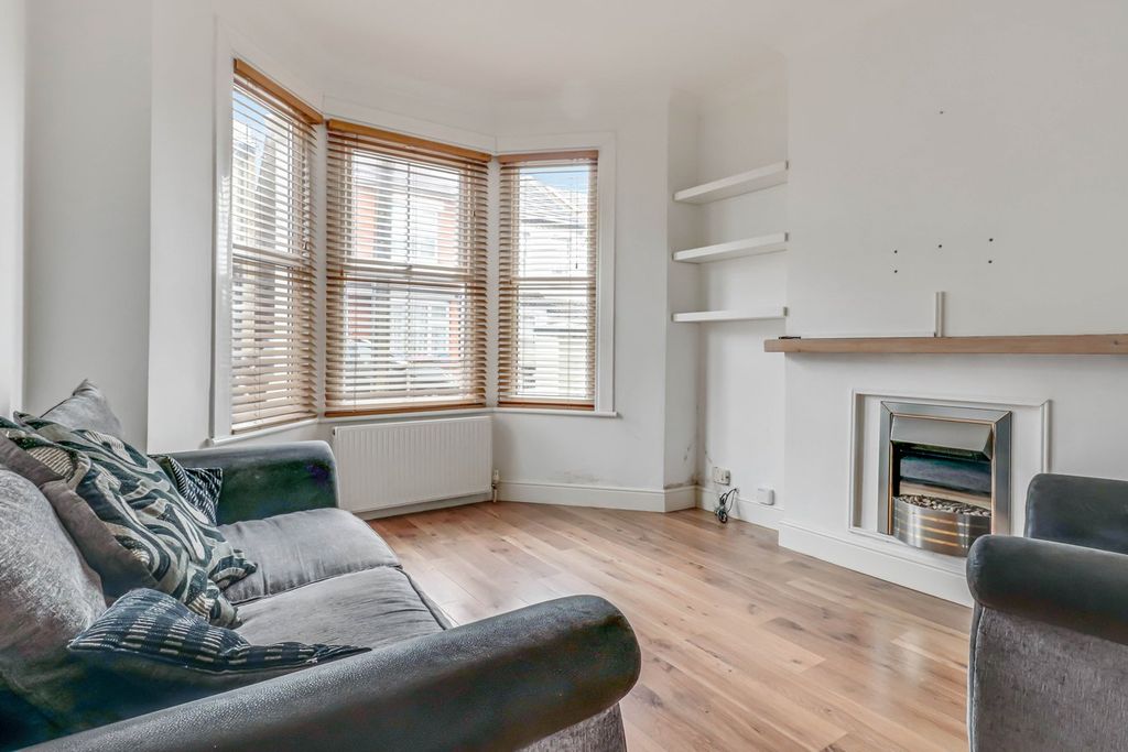 Property photo 2 of 13