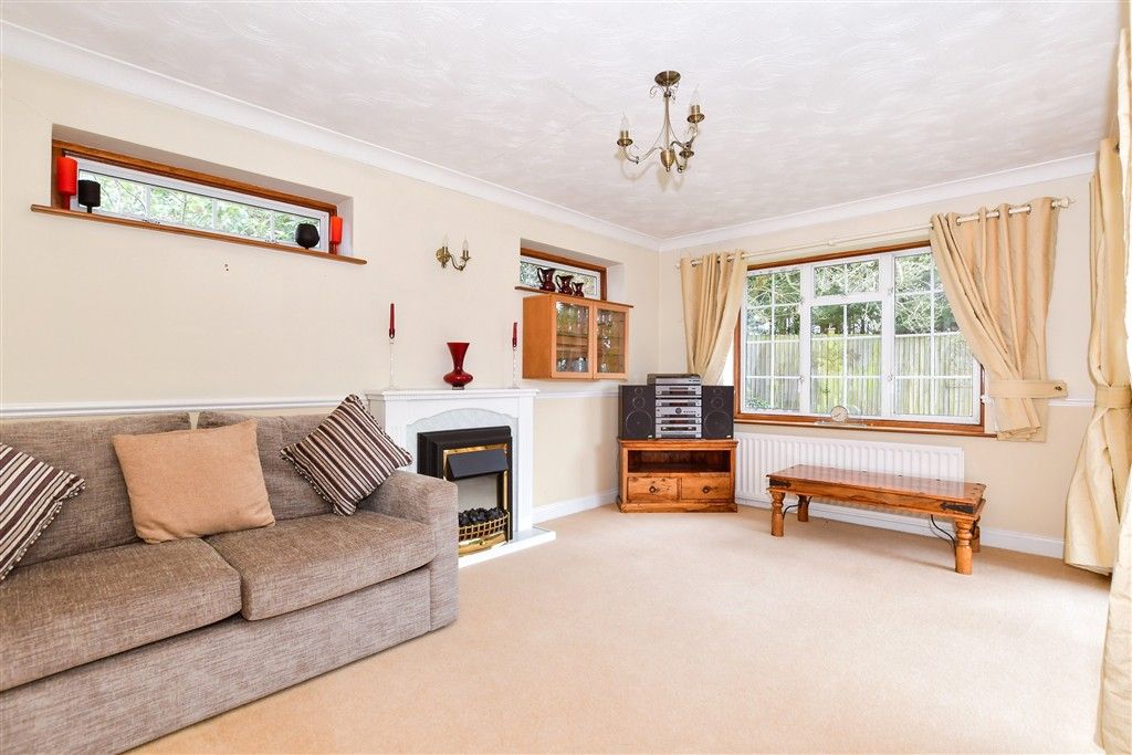 Property photo 3 of 11 Snug