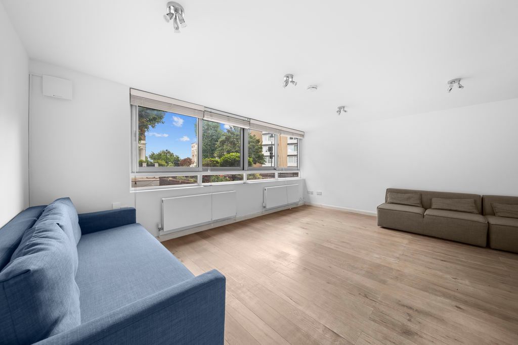 Property photo 1 of 13 Photo 11