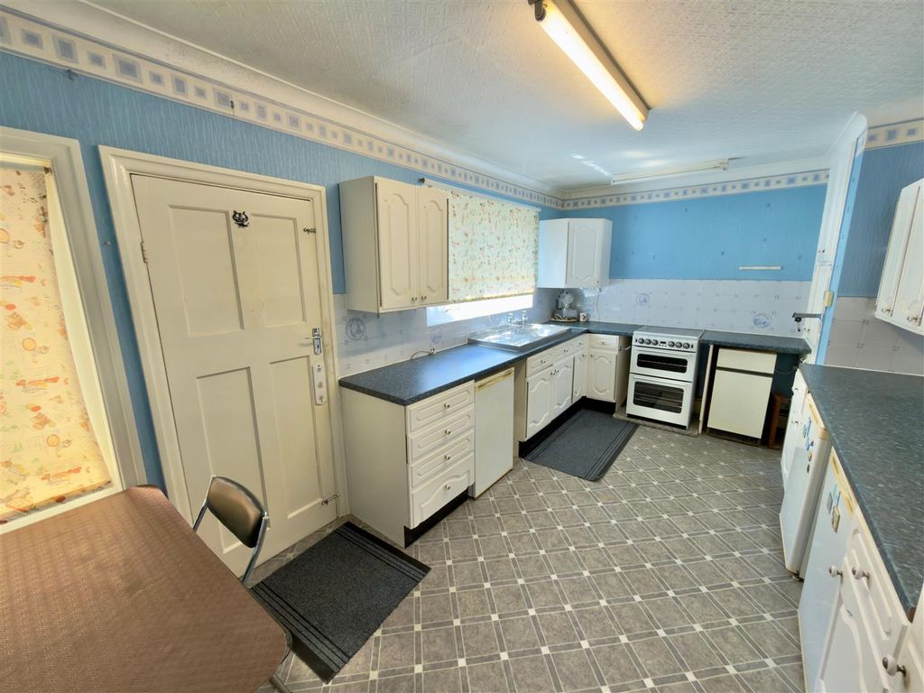 Property photo 3 of 29 Kitchen 1.Jpg