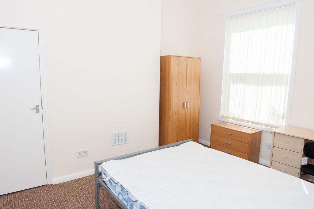 Property photo 2 of 11 Grafton-St-89-Bed3-001.Jpg