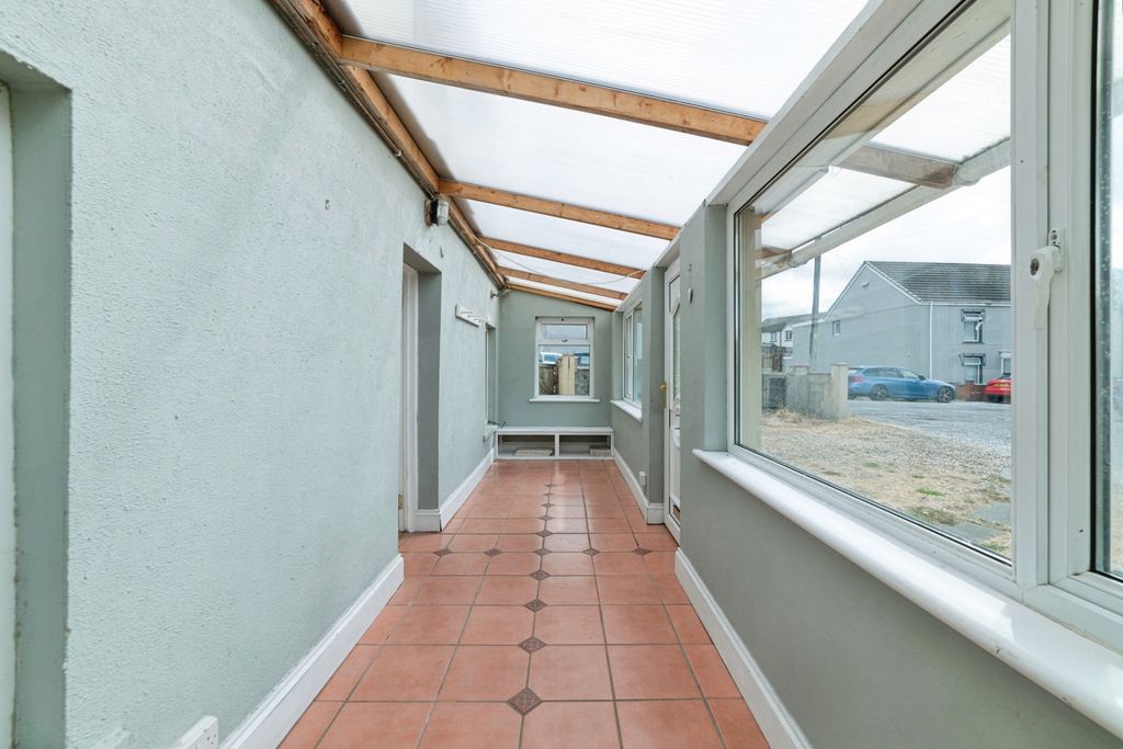 Property photo 3 of 18 Pbox-Img.Jpg