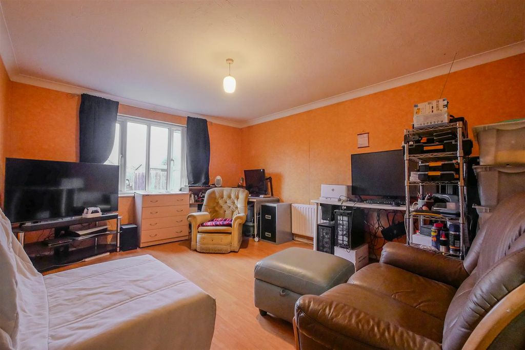 Property photo 2 of 7 Lounge