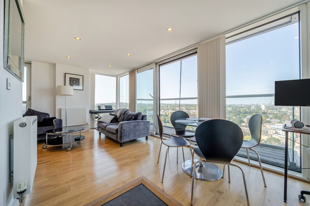 Property photo 1 of 19 Reception