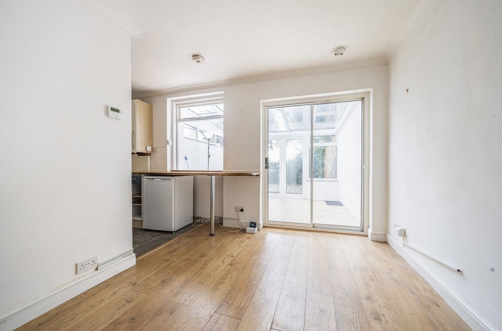 Property photo 2 of 11 Picture No. 51