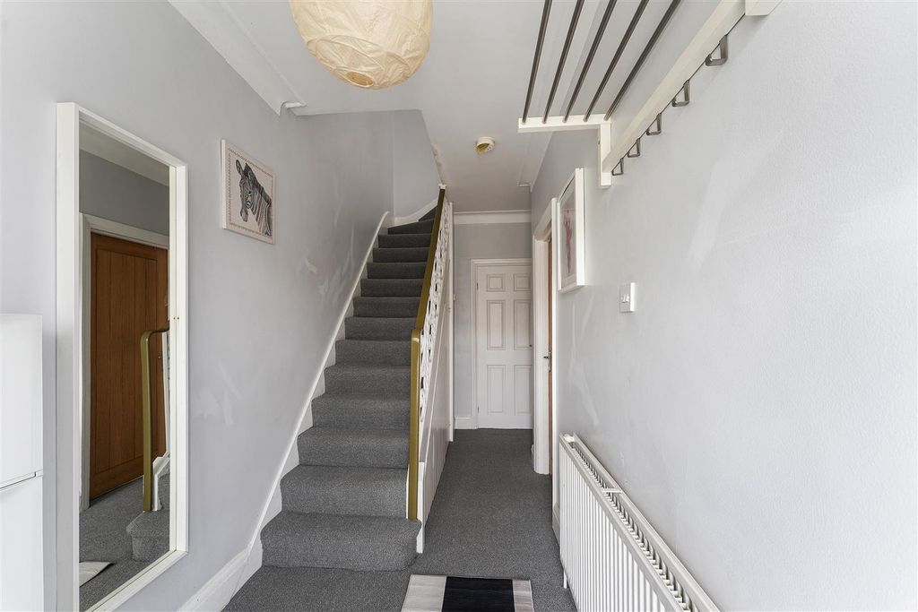 Property photo 2 of 29