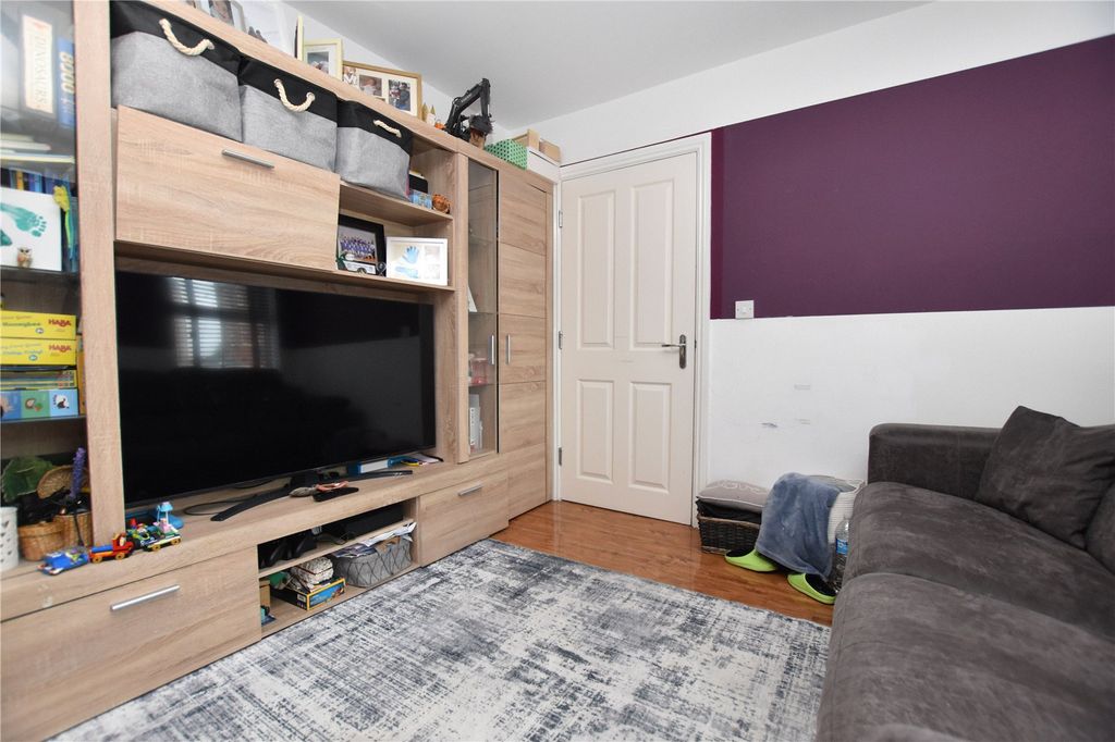 Property photo 2 of 24 Picture No. 18