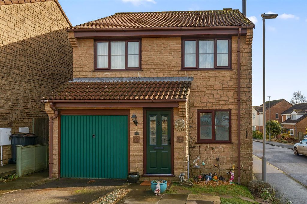 Property photo 1 of 14 Front