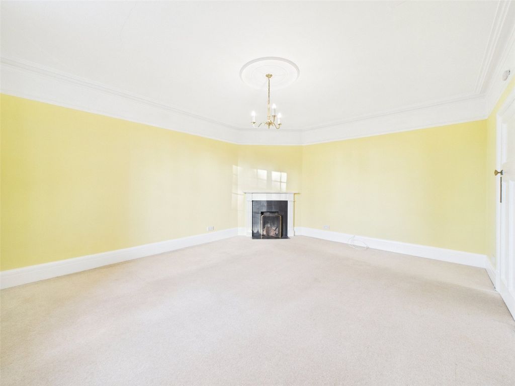 Property photo 3 of 27 Picture No. 01