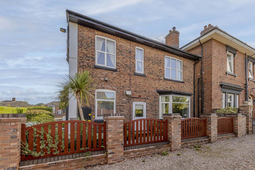 Property photo 1 of 43