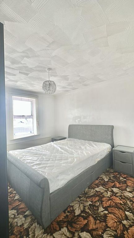 Property photo 3 of 11 Bedroom
