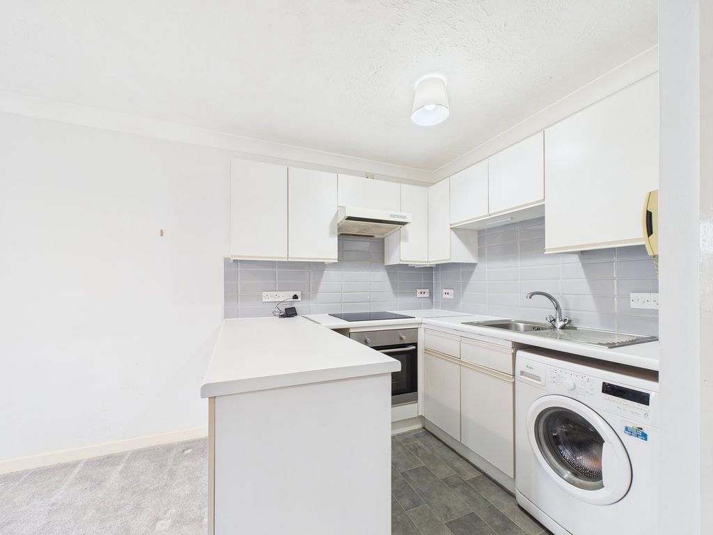 Property photo 3 of 12