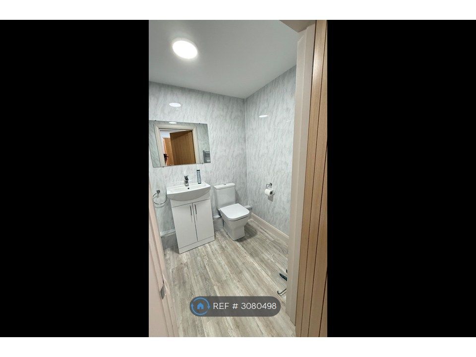 Property photo 2 of 6 Shower Room