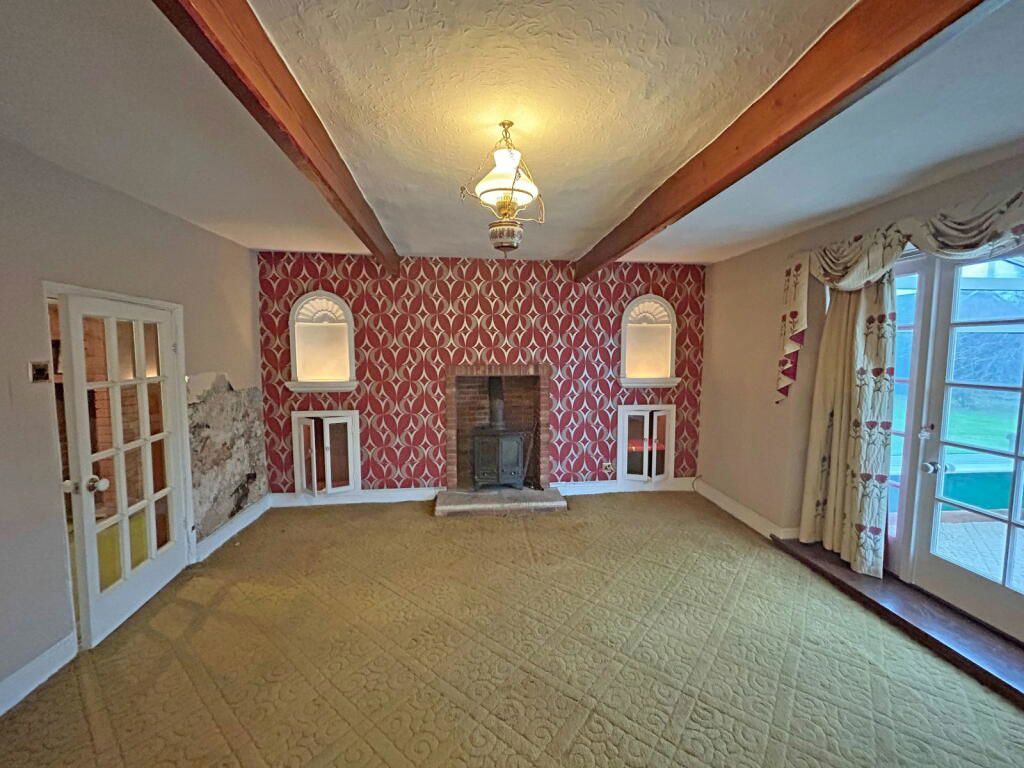 Property photo 2 of 20