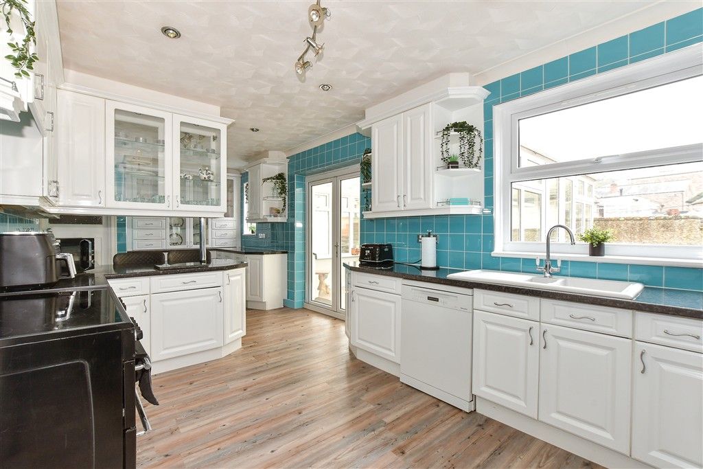 Property photo 2 of 23 Kitchen