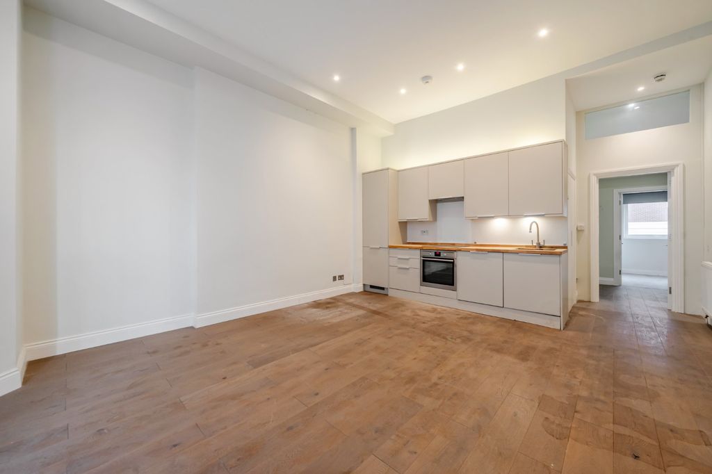 Property photo 2 of 15 Picture No. 02