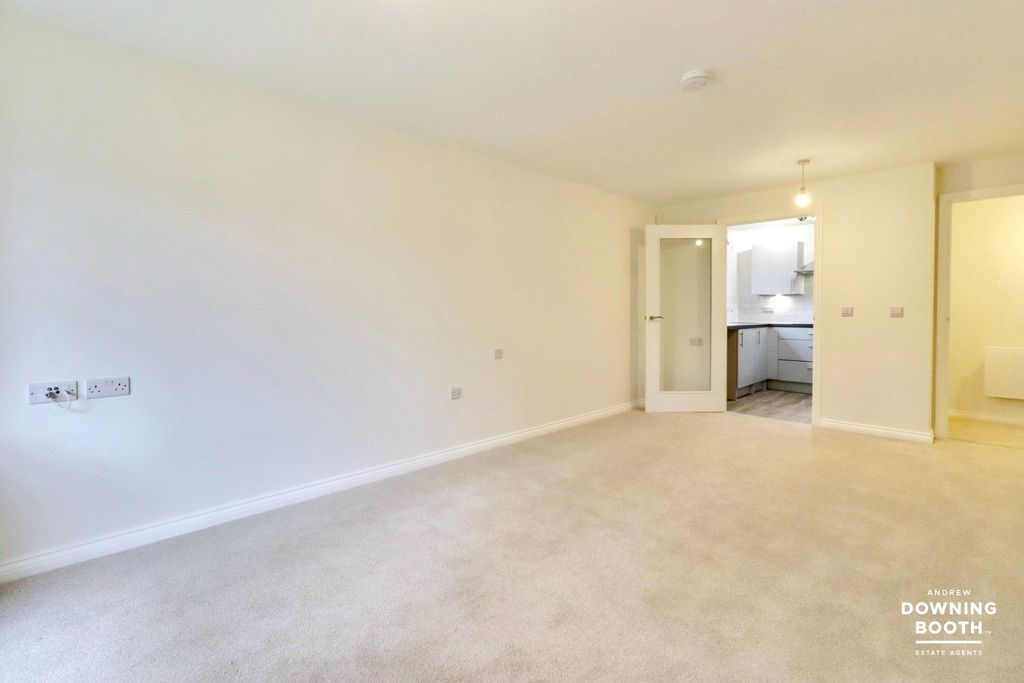 Property photo 3 of 21