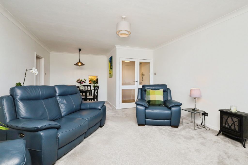Property photo 2 of 14