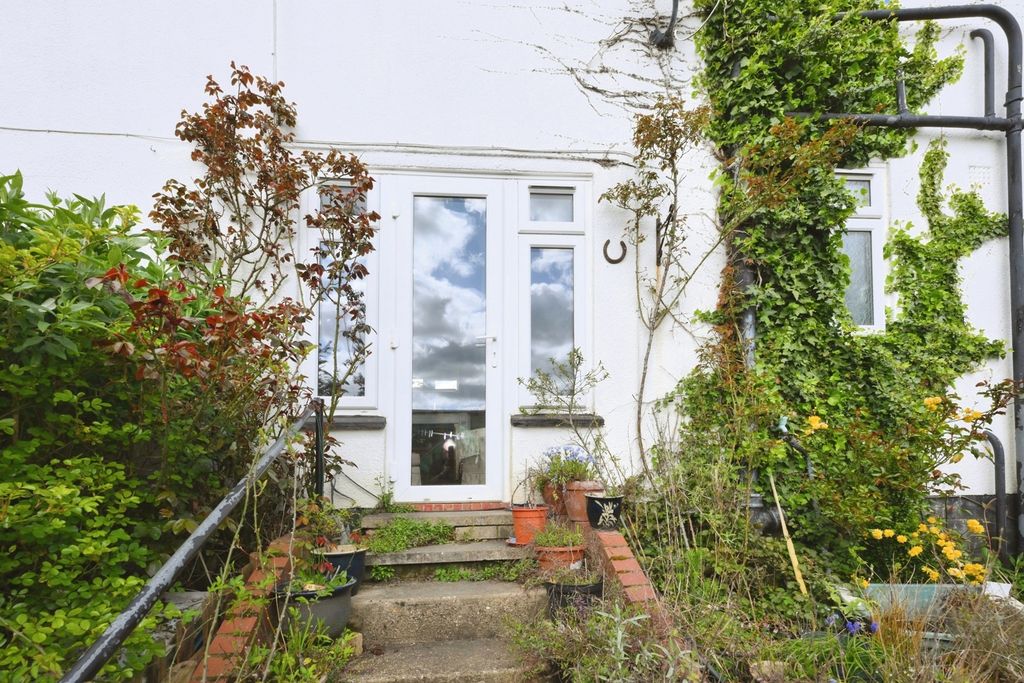 Property photo 3 of 28 Pbox-Img.Jpg