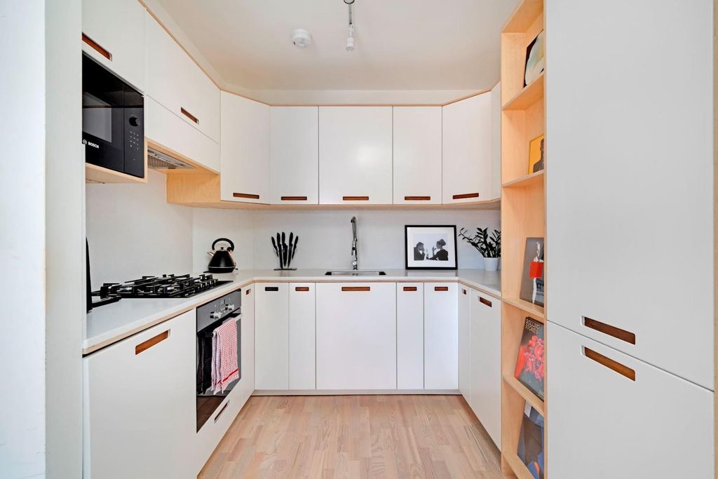 Property photo 3 of 13 Amended Kitchen Shot 01-08c080890 - Ns - Propwpen