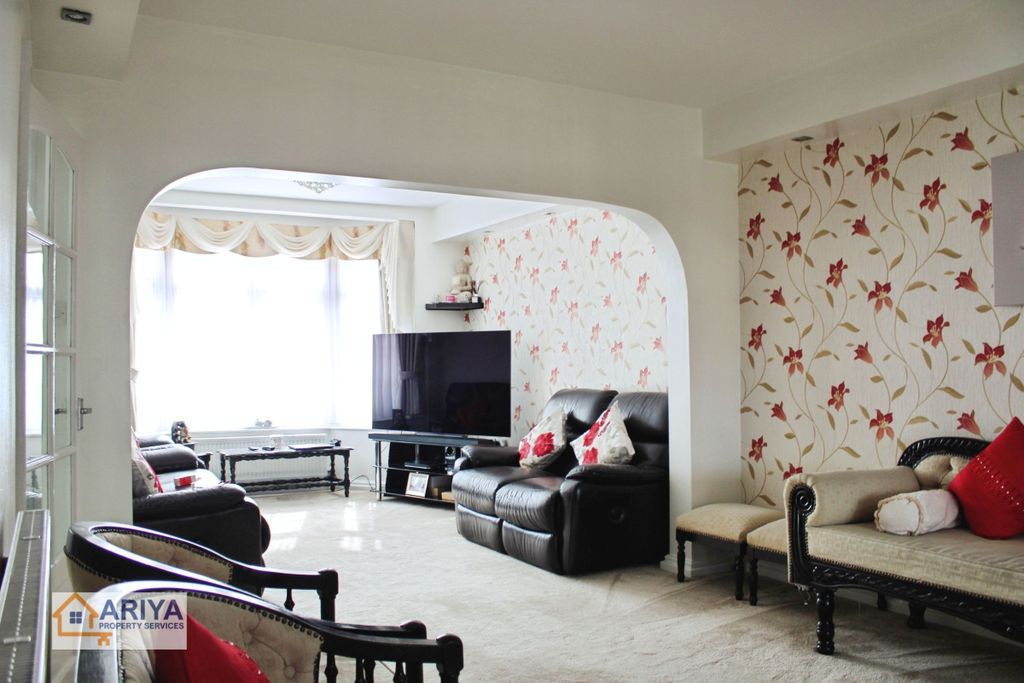 Property photo 3 of 23