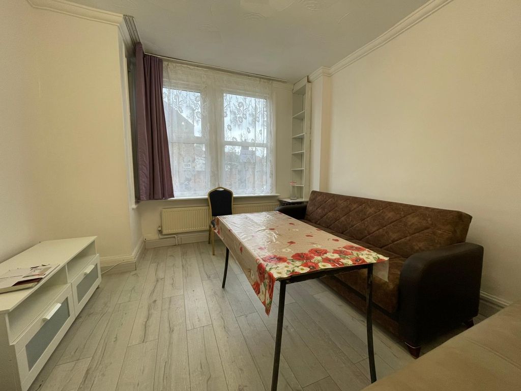 Property photo 1 of 11 Photo 2