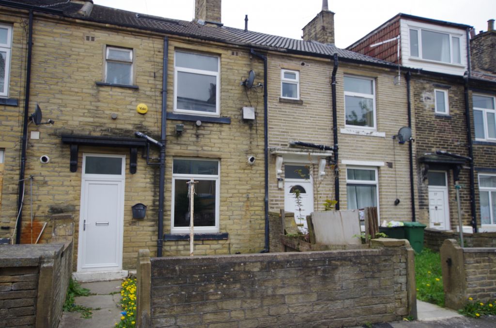 Property photo 1 of 13 33 Cambridge Street, Bradford, Bd7 3Bx