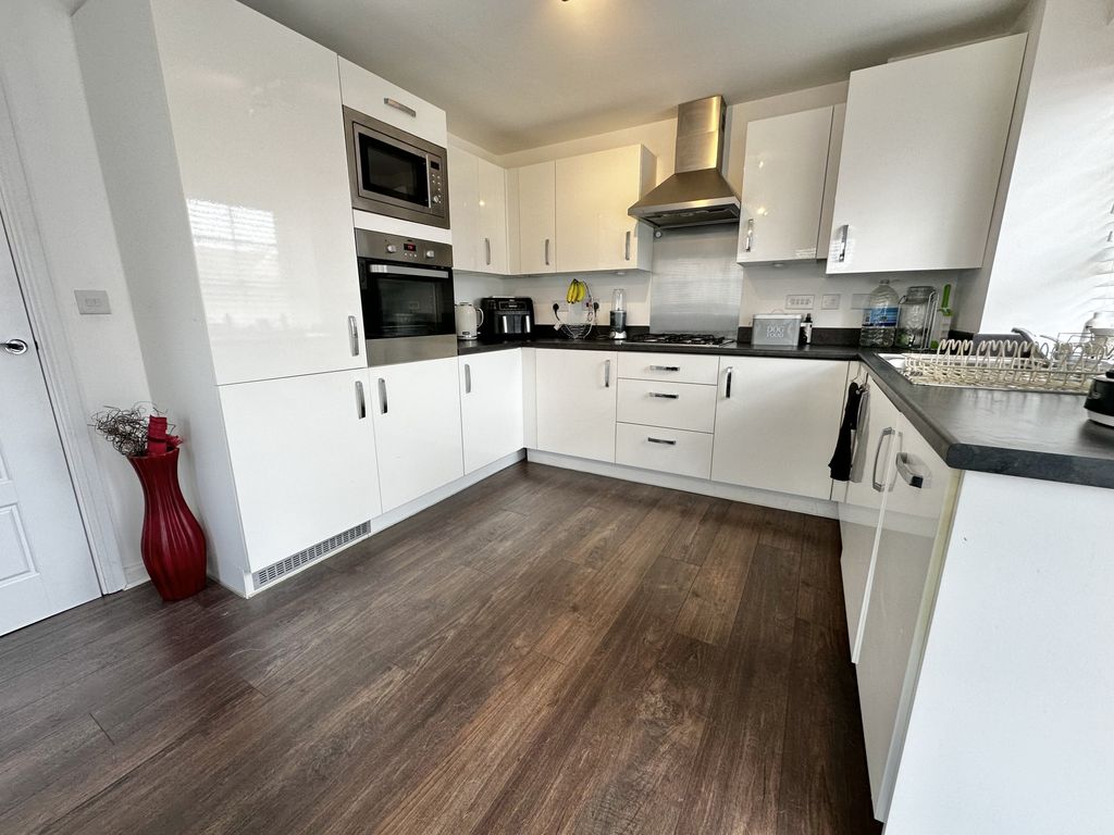 Property photo 3 of 29