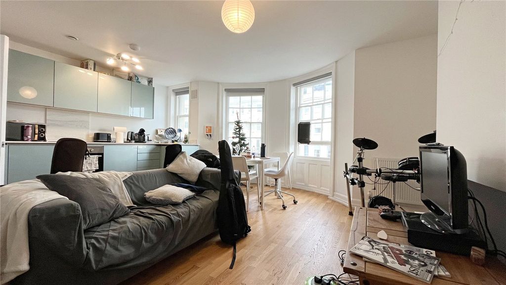 Property photo 3 of 16 Picture No. 03