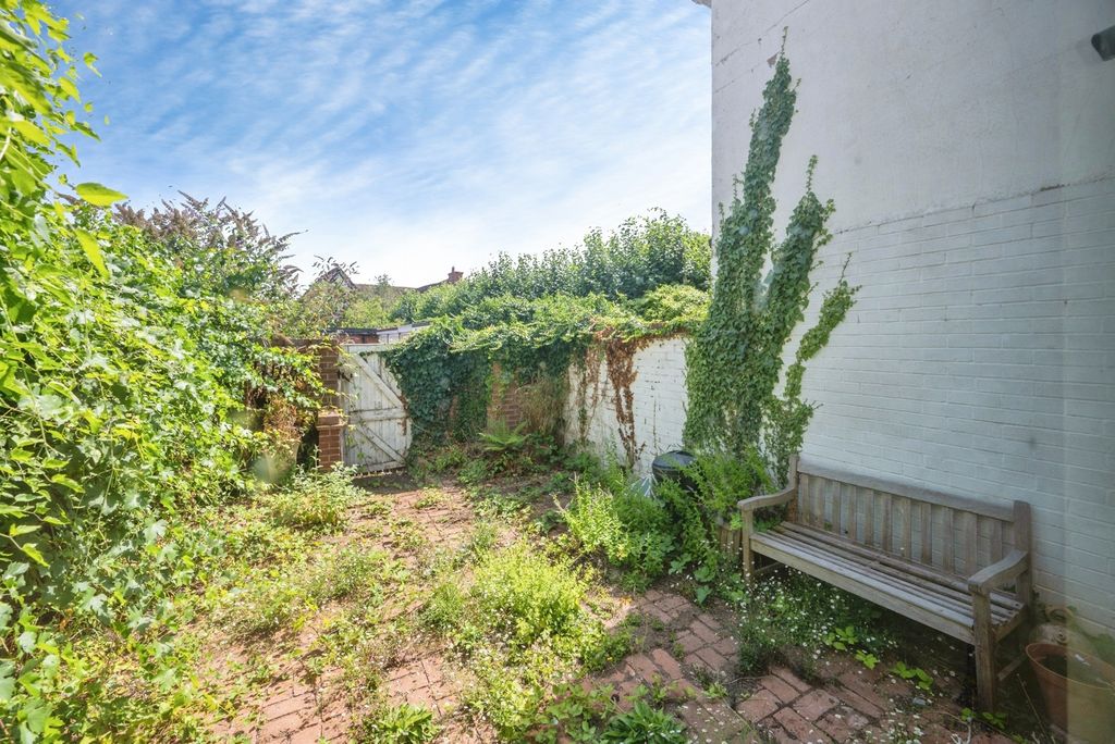Property photo 3 of 16 Garden