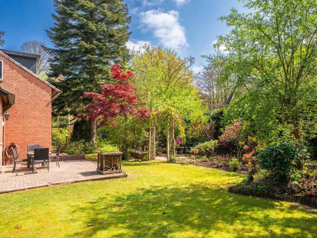 Property photo 2 of 45