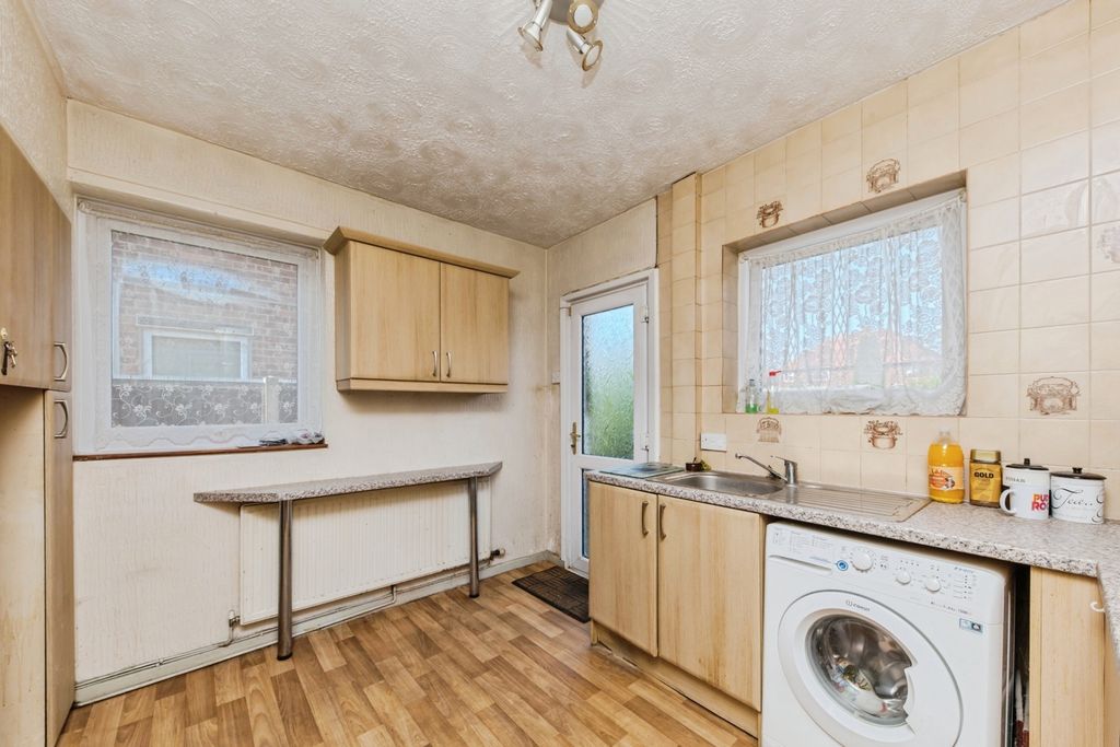 Property photo 2 of 17 Photo