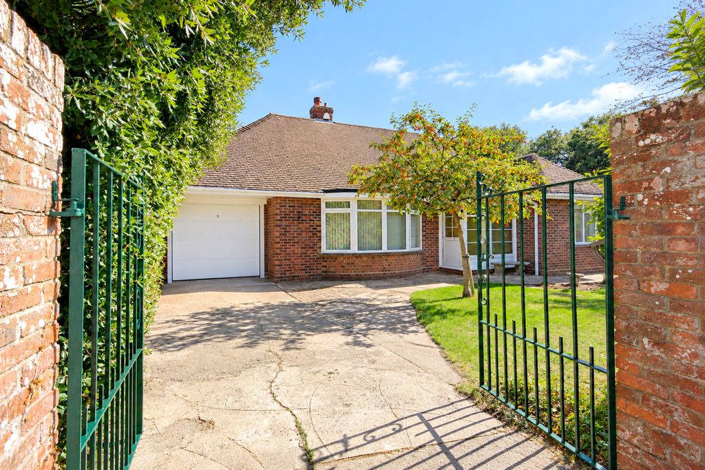 Property photo 2 of 20