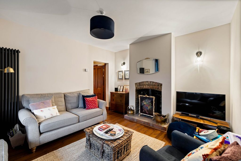 Property photo 3 of 25