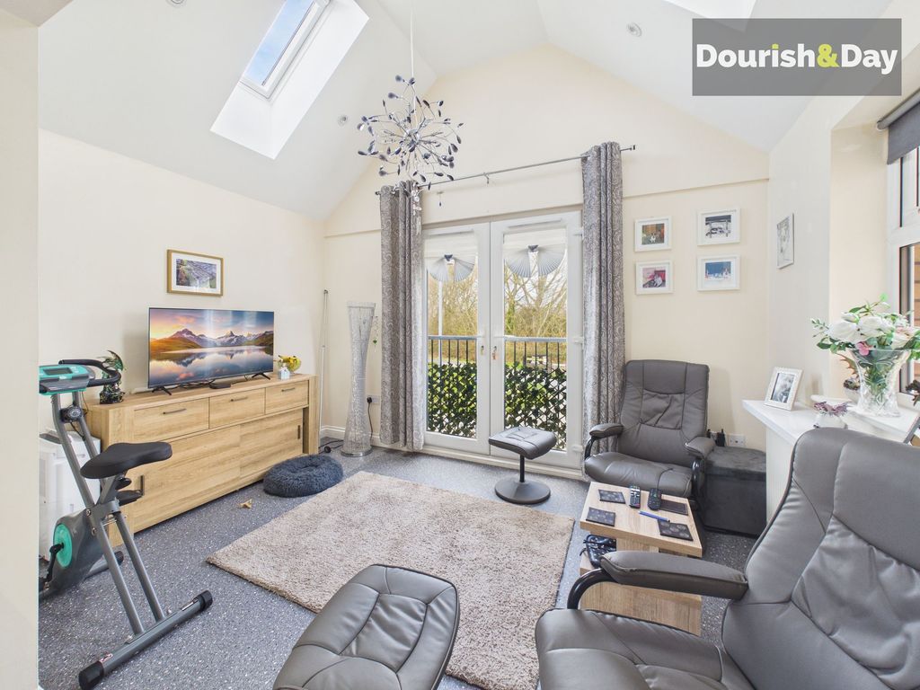 Property photo 3 of 24