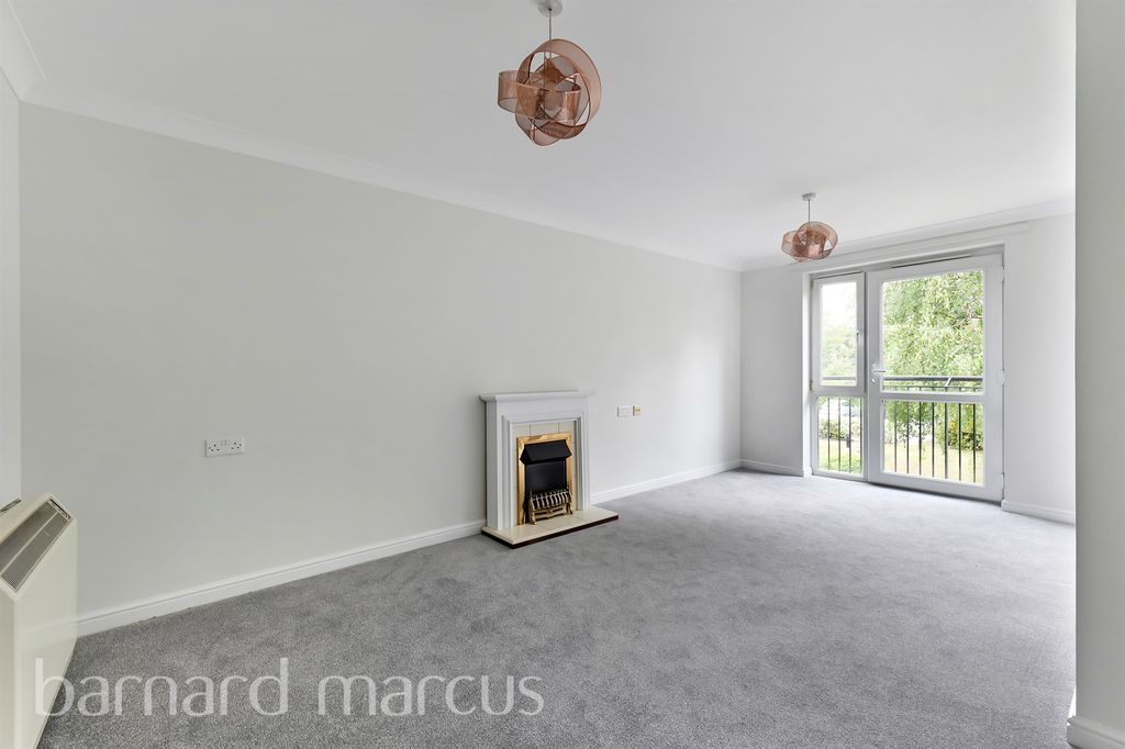 Property photo 2 of 9