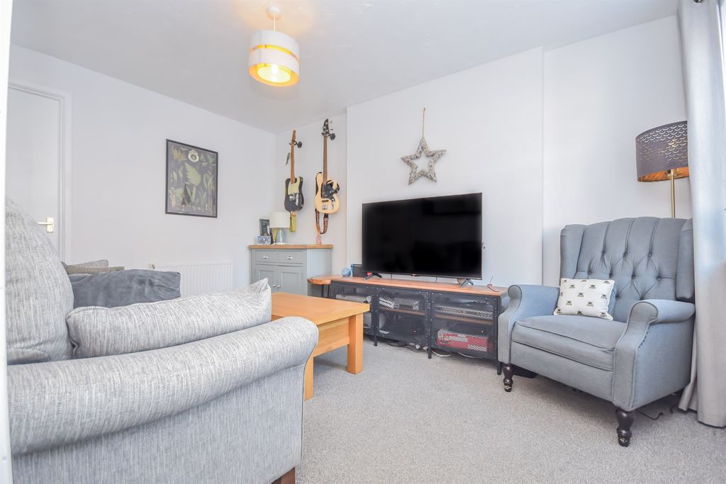 Property photo 2 of 11