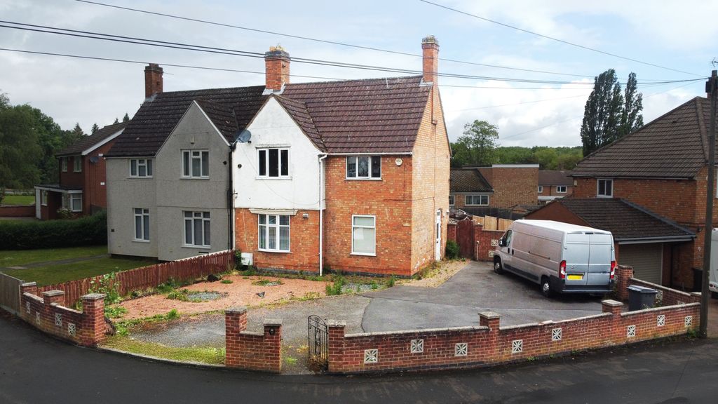 Property photo 1 of 13 Waltham Avenue, Braunstone, Leicester, Leicestershire, Le3 1Fd