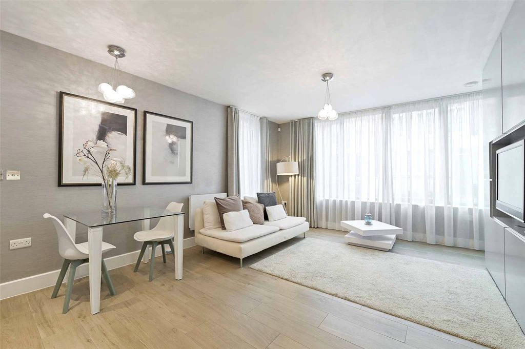 Property photo 2 of 13 Kitchen/Sitting Room