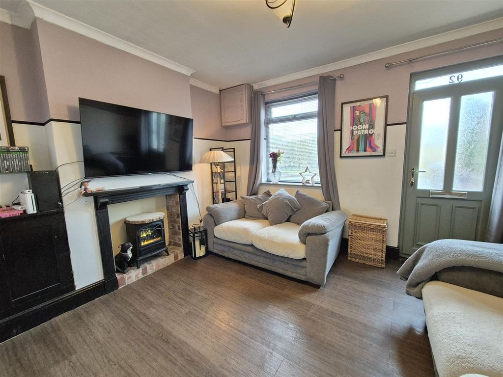 Property photo 2 of 16 Lounge