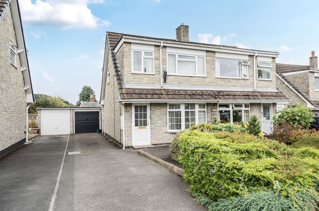 Property photo 1 of 15 Bampton, Seddons