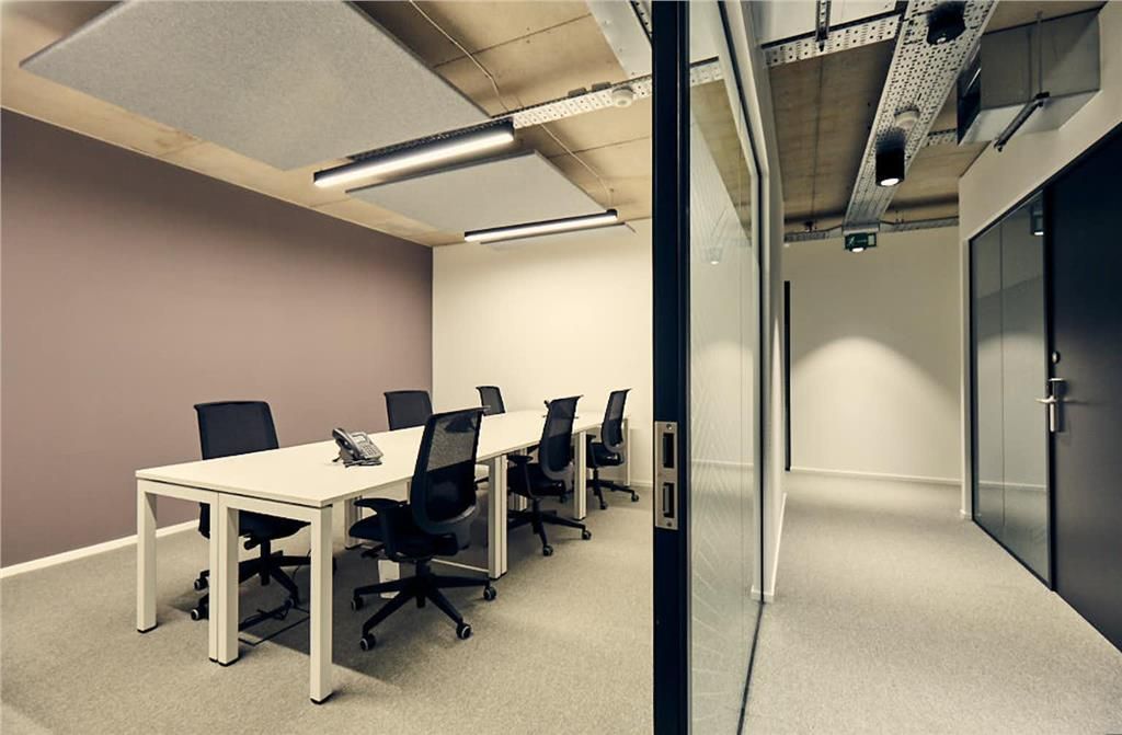 Property photo 3 of 8 Serviced Office To Rent In Cannon Street, London,