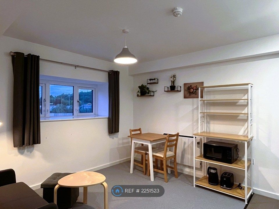 Property photo 2 of 9