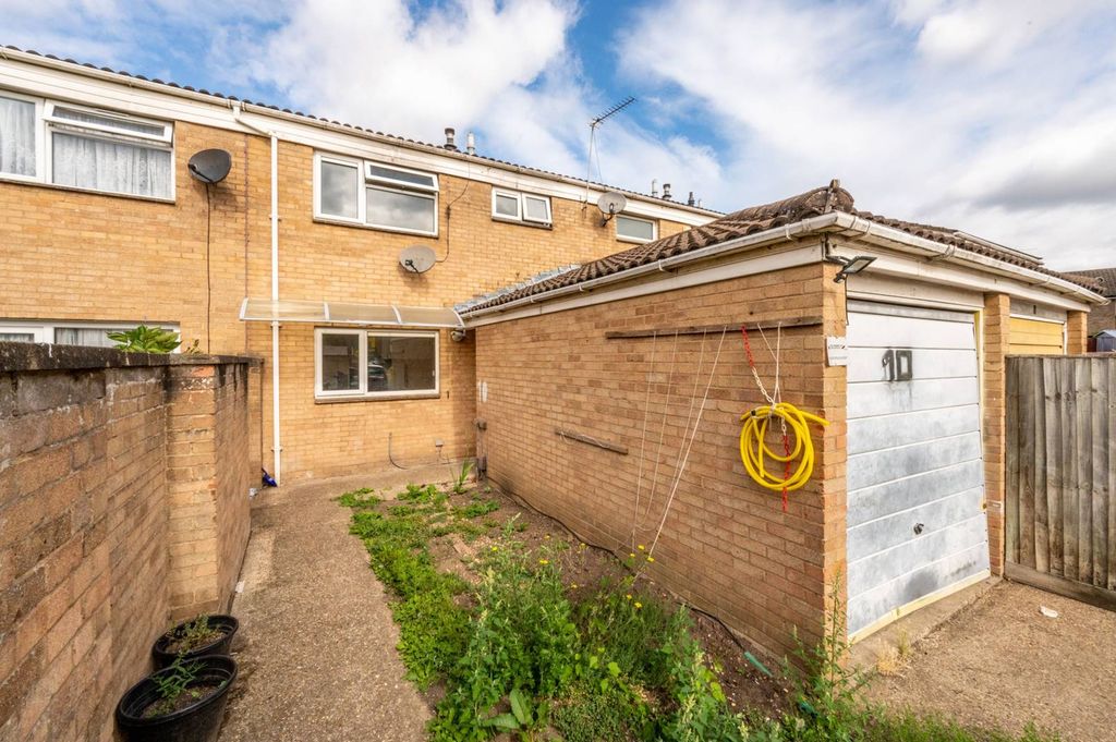 Property photo 2 of 10
