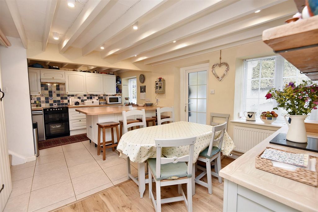 Property photo 2 of 18 Kitchen/Dining Room