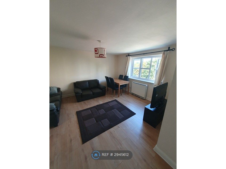 Property photo 2 of 12 Living Room